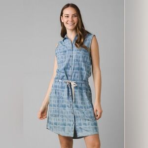 PrAna Sunrise Peak Sleeveless Denim Blue Dress Button Front Sz Medium
